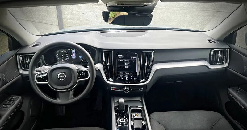 Volvo V60 Cross Country cena 174900 przebieg: 34891, rok produkcji 2022 z Skoczów małe 352